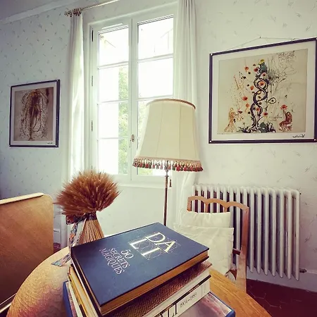 Dreamy Chateau For Big Groups And Their Pets