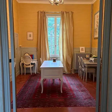 Dreamy Chateau For Big Groups And Their Pets *